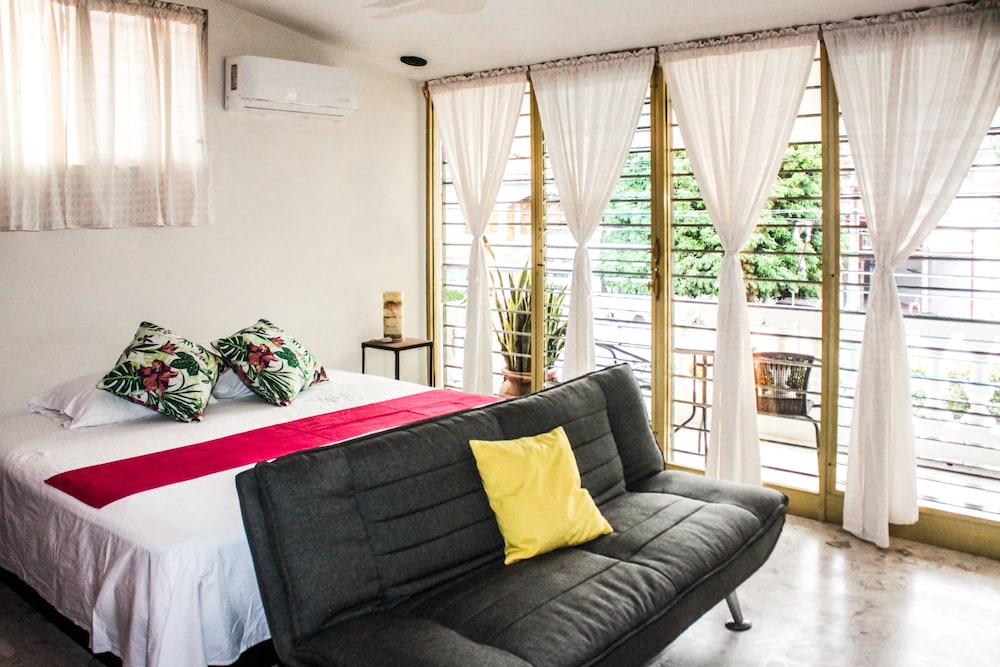 Junior Double Room, 1 King Bed, Refrigerator & Microwave, Garden View photo 1