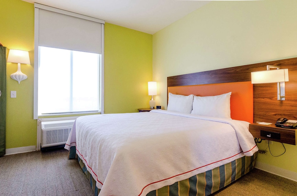 One-Bedroom King Suite - Non-Smoking