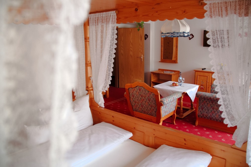 Deluxe Double Room, 1 Queen Bed - Photo 8