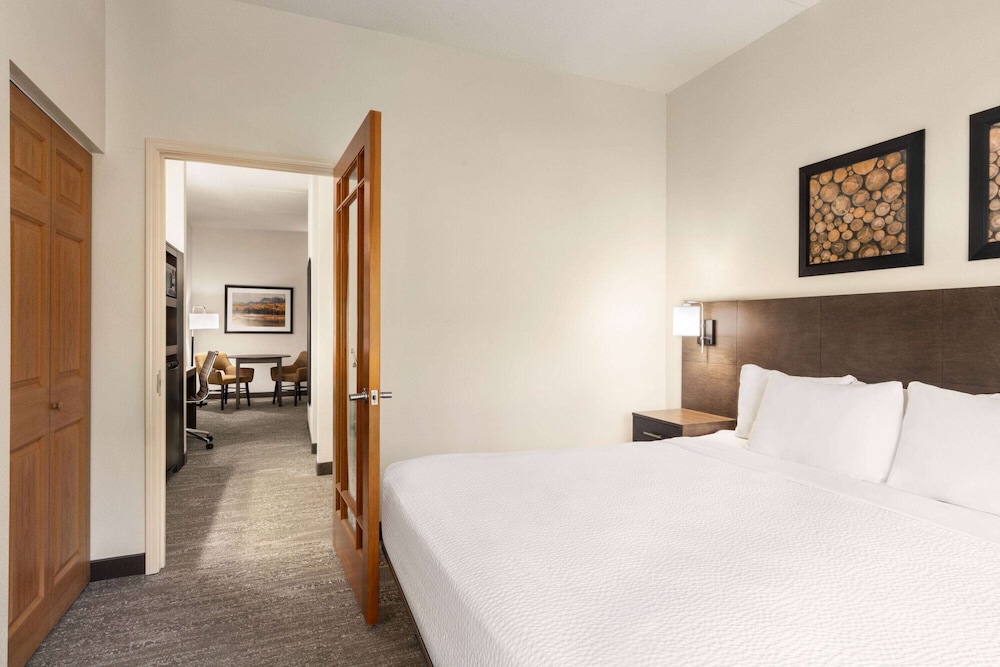 Suite, Multiple Beds, Non Smoking - Photo 2