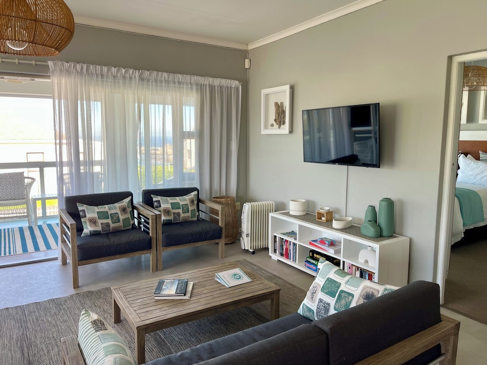 Luxury House, 3 Bedrooms, Ocean View photo 3