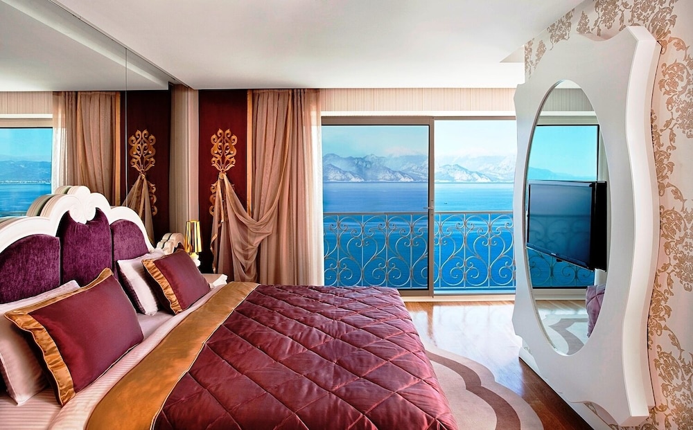 Junior Double Room, 1 King Bed, Sea View