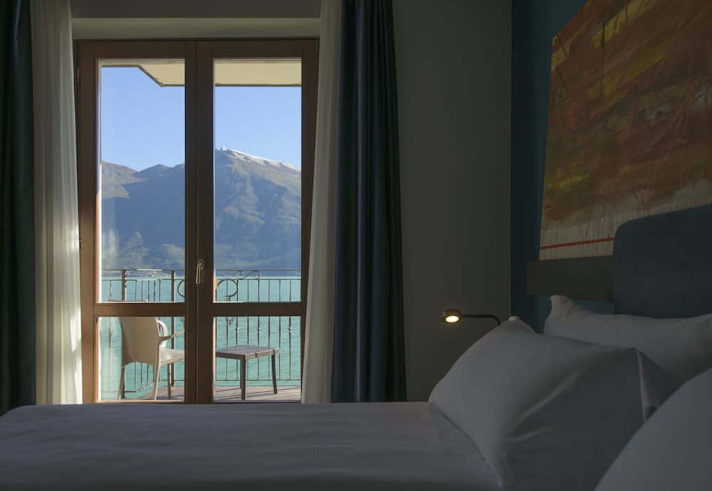 Deluxe Double Room, Balcony, Lake View photo 2