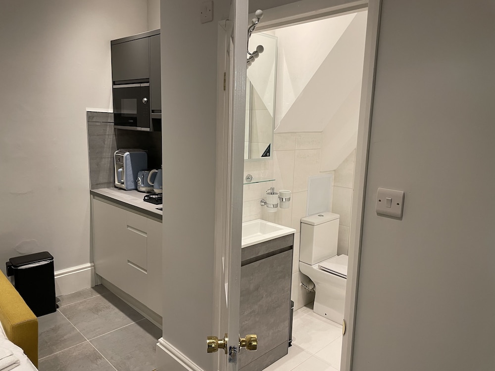 Deluxe Suite - Photo 7