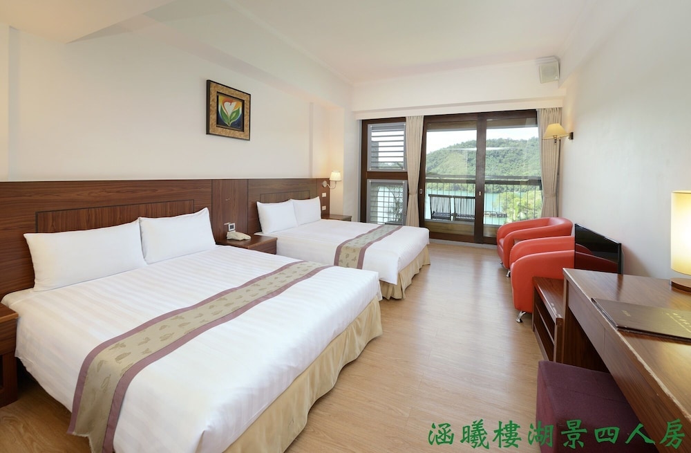 Deluxe Quadruple Room, Lake View photo 2