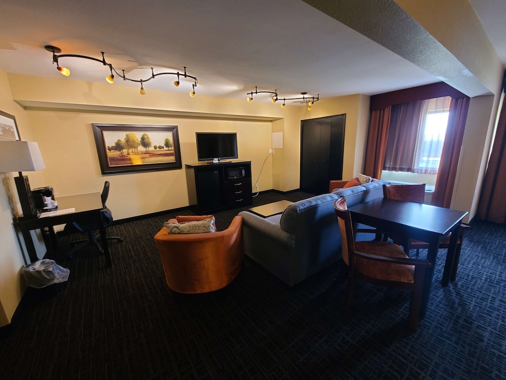 Suite, 2 Queen Beds, Non Smoking, Jetted Tub (with Sofabed)