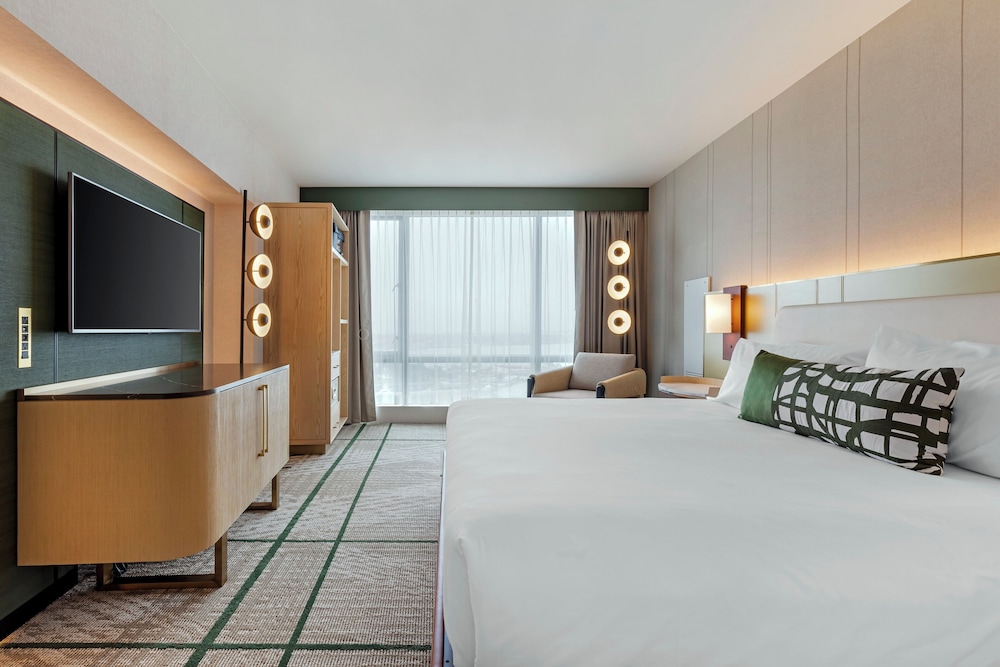 Deluxe Room, 1 King Bed, City View - Photo 4