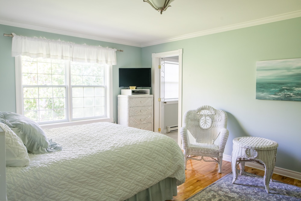 Superior Room, 1 Queen Bed, Non Smoking (Superior Queen Room)