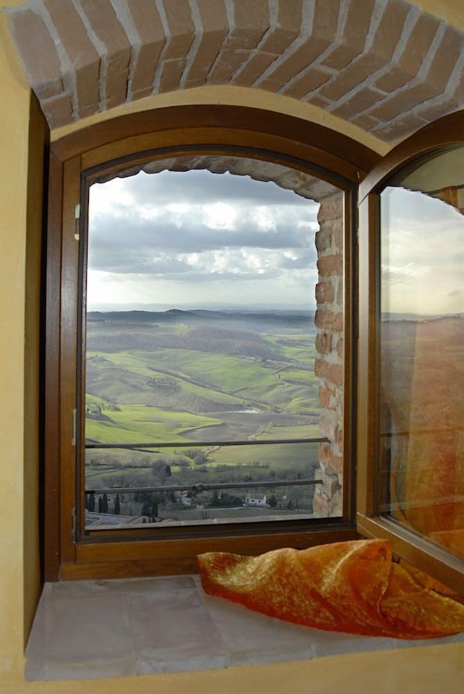 Deluxe Suite, Hill View photo 2