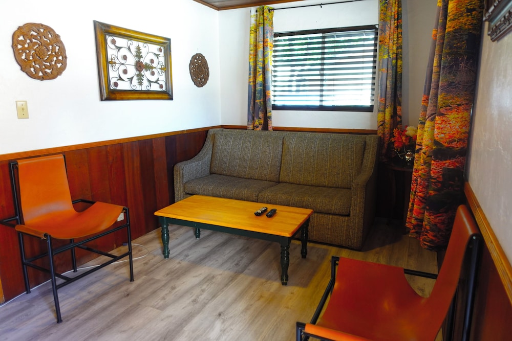 Mint Fawn Cabin photo 3