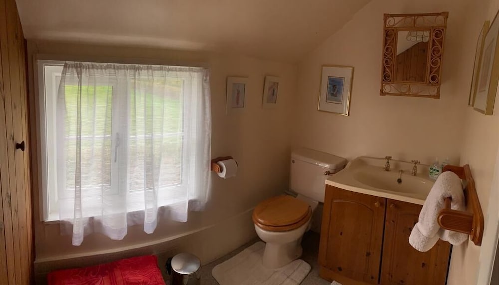 Suite, Private Bathroom, Garden View (Family Suite) photo 3