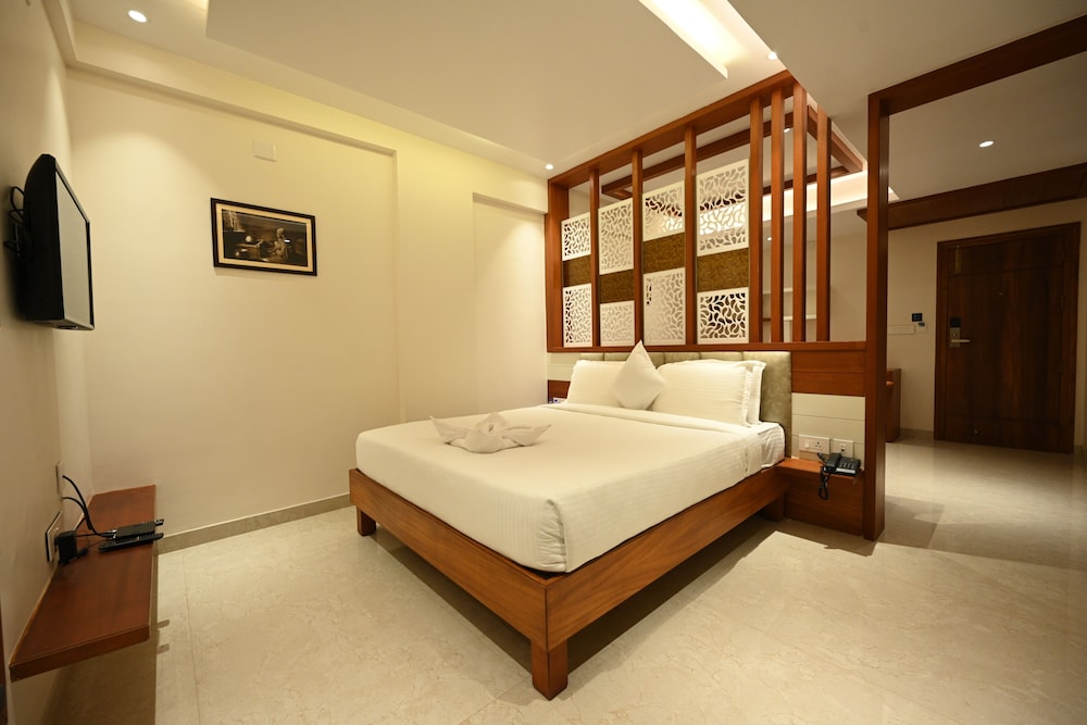 Suite Room - Photo 20