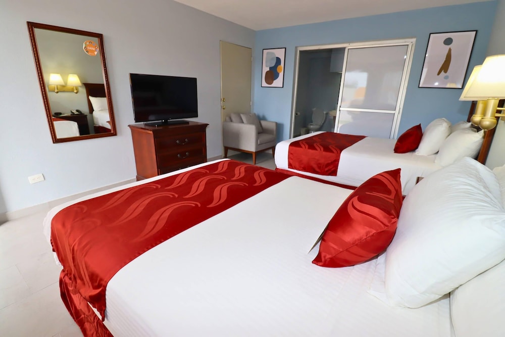 Room, 2 Double Beds, Non Smoking (Accesible) - Photo 9