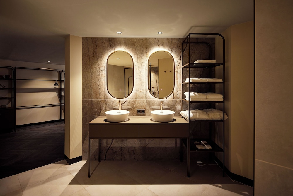 Deluxe Suite photo 2