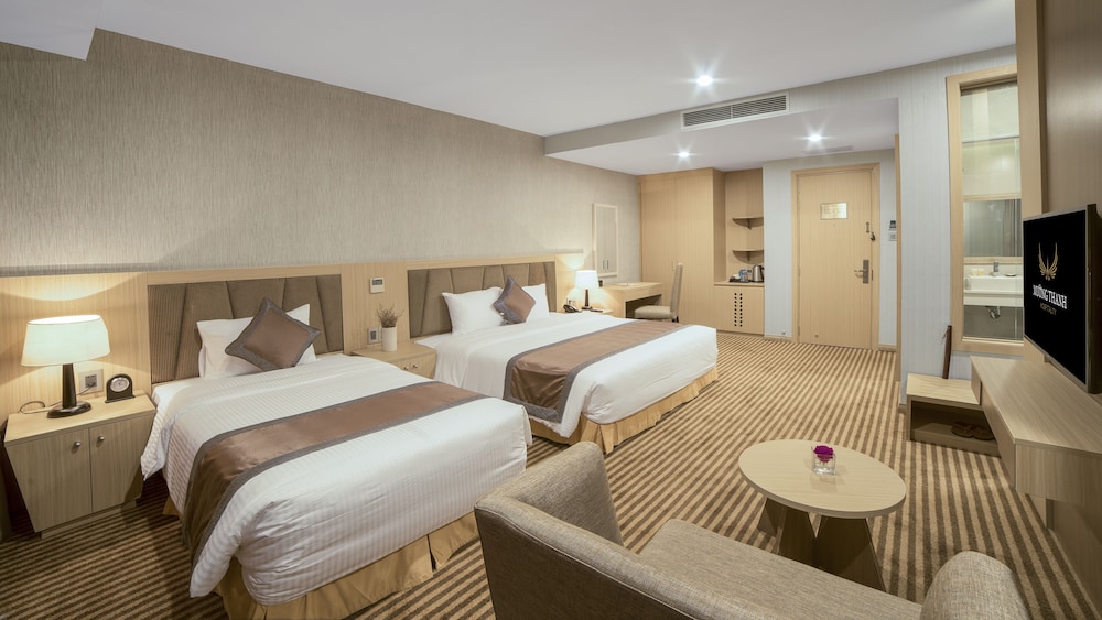 Deluxe Family Triple (1 king size bed and 1 single bed), Non Smoking, City View