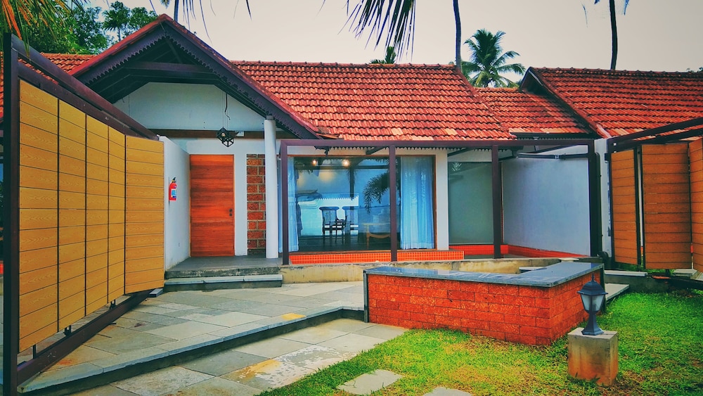 Villa, Private Pool, Lake View photo 3