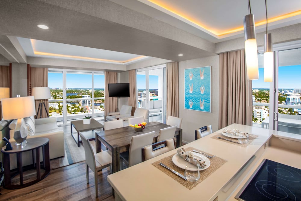 Suite, 3 Bedrooms, Accessible, Ocean View (Residence, Intracoastal View, Hearing)