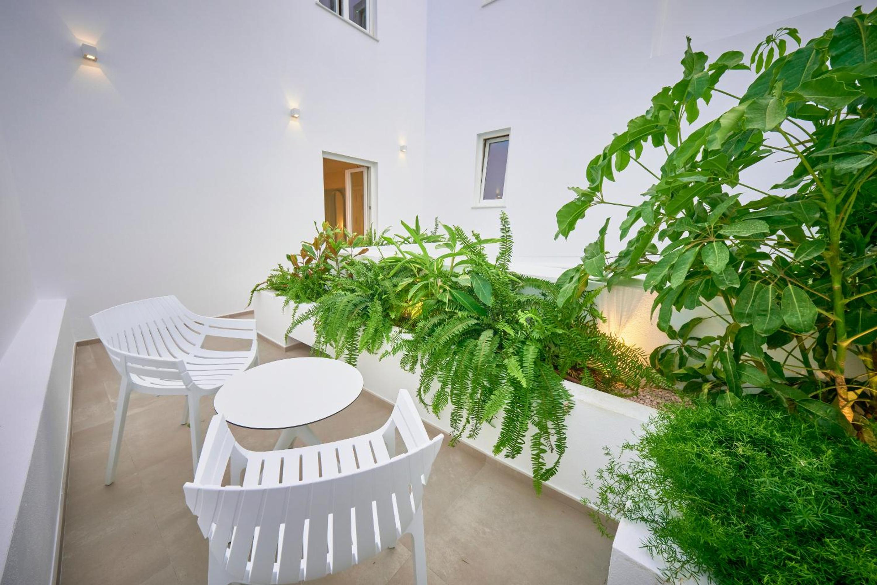 Double Room with Terrace - Photo 2