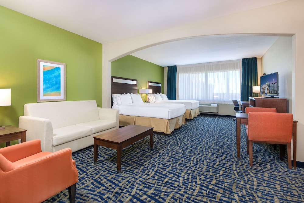 Suite, Multiple Beds photo 1