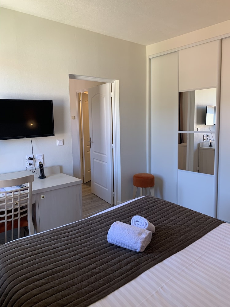 Family Quadruple Room, 2 Bedrooms, Non Smoking photo 2