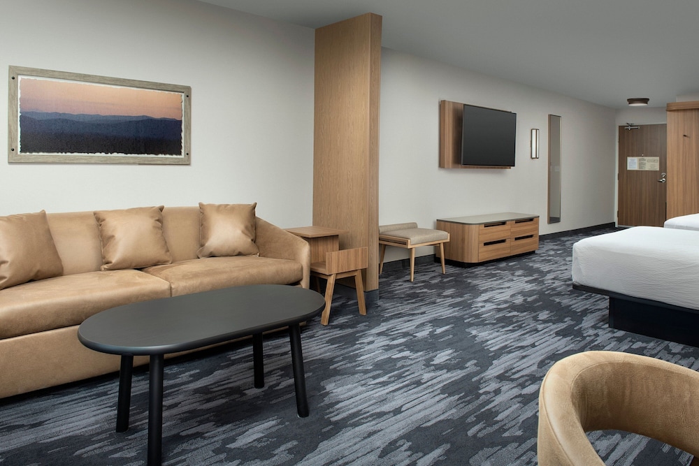 Suite, 1 King Bed with Sofa bed (Mobility Accessible, Tub) - Photo 2