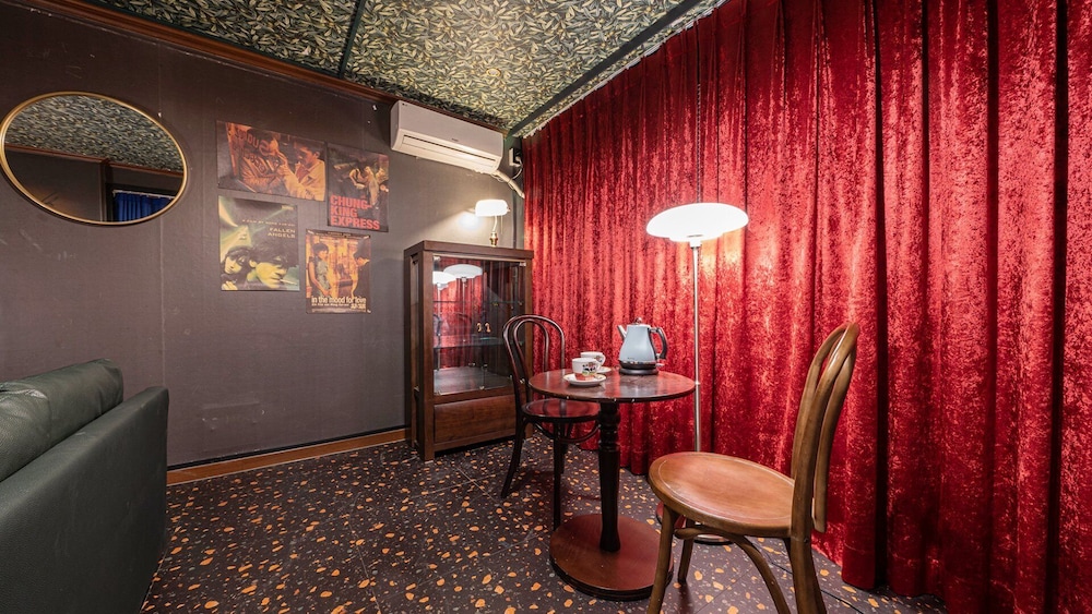 Party Room - Photo 17