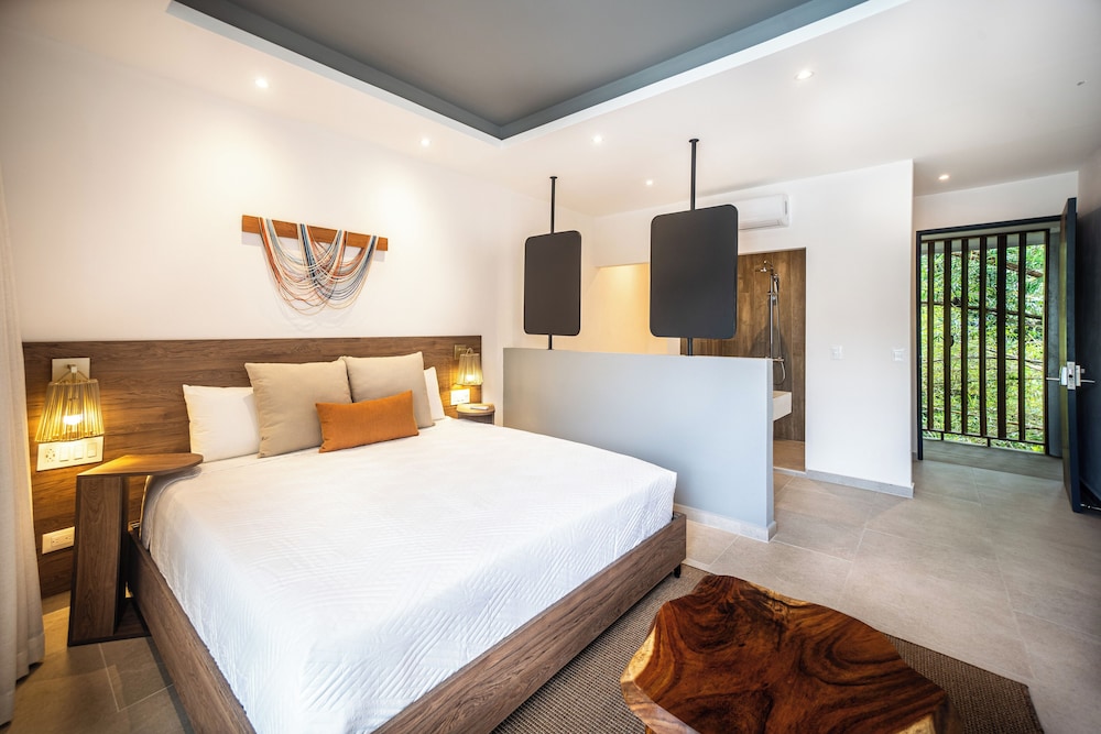 Premium Room, Pool View