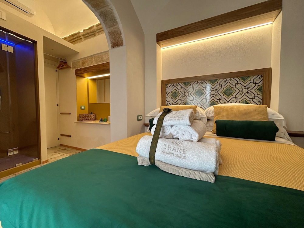 Deluxe Double Room, Patio, City View