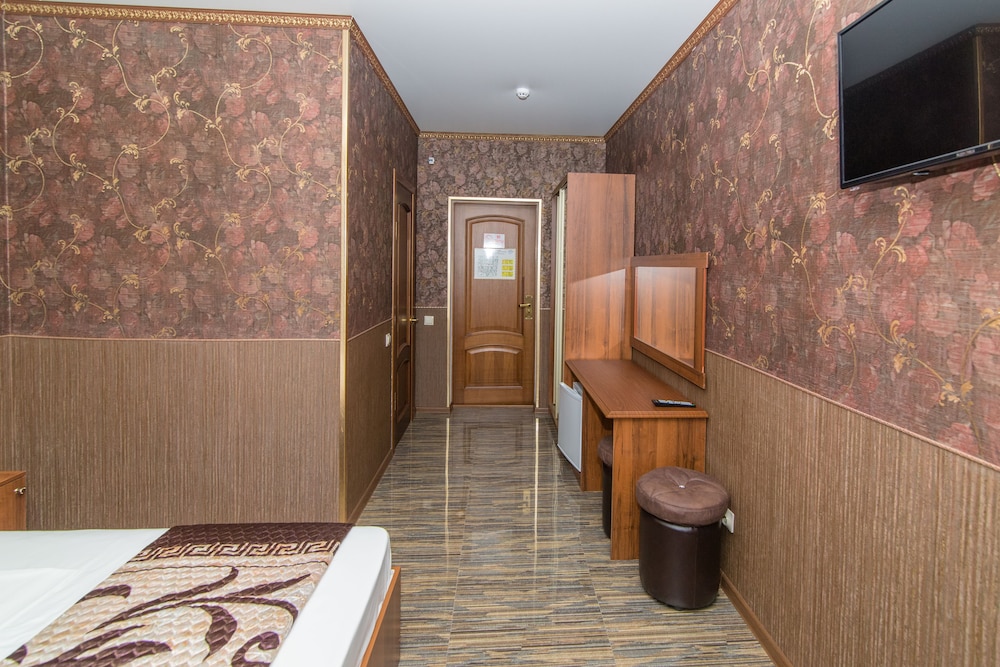 Superior Triple Room (with Extra bed) photo 2