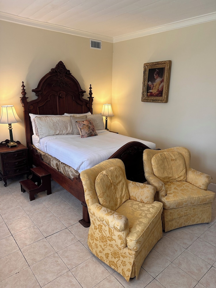 Garden Cabana Room 3