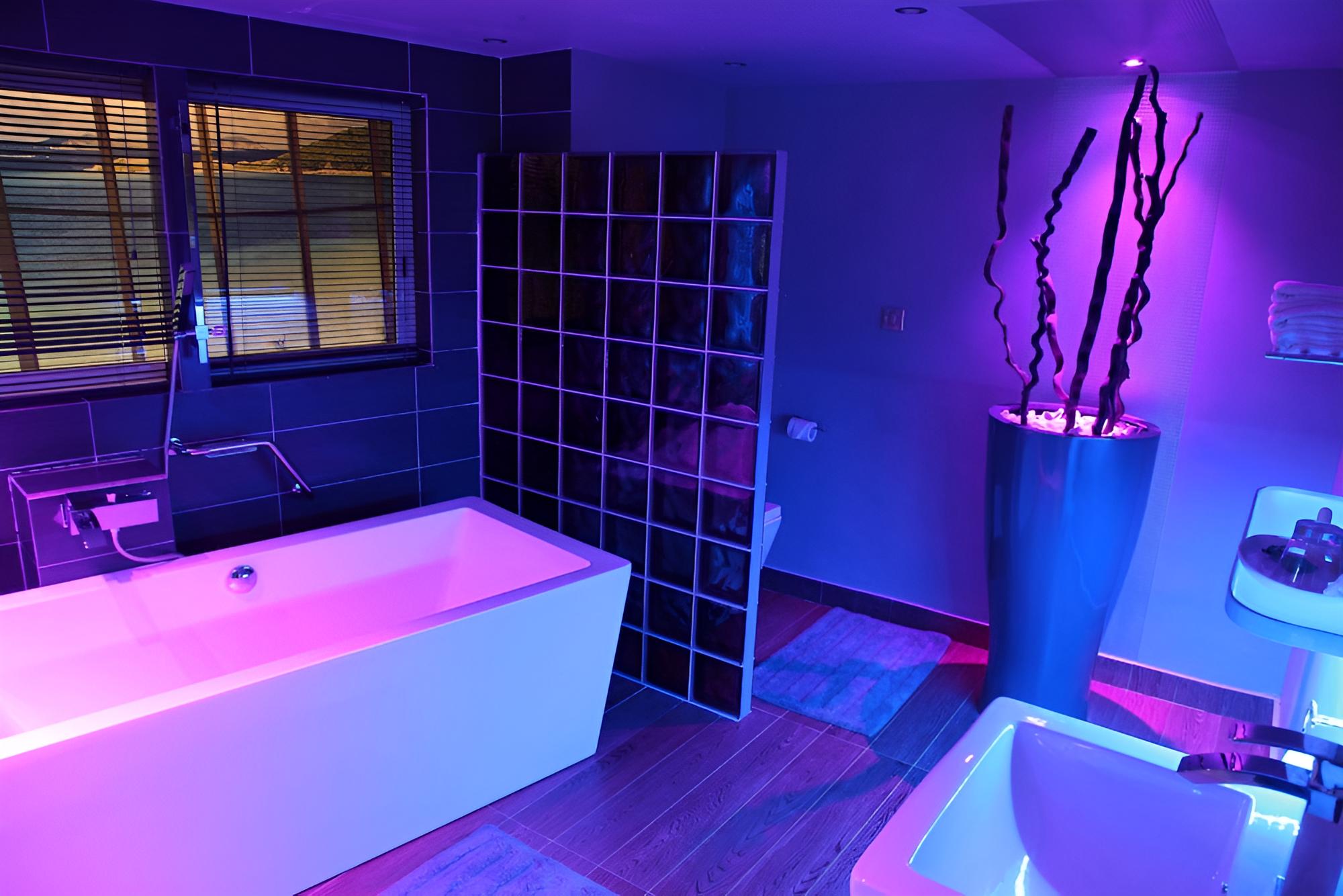 Suite (Levitation) photo 1