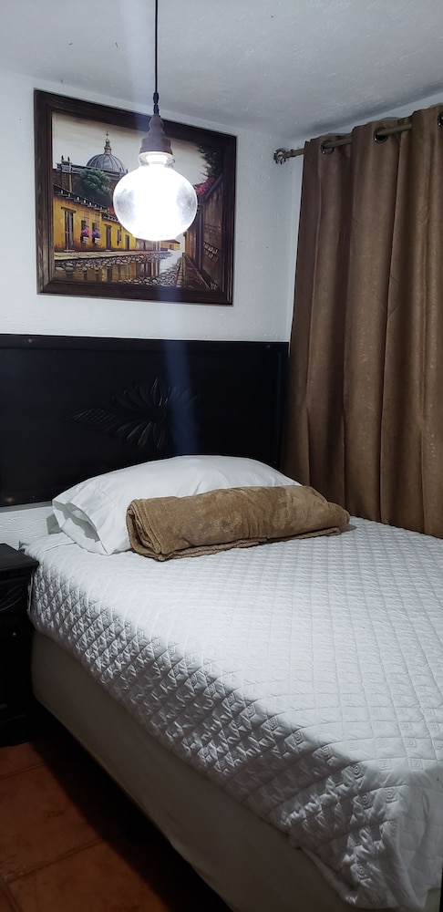 Room (#4) photo 1