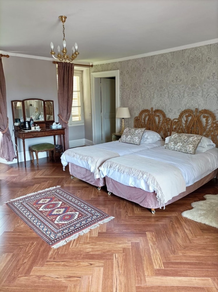 Twin Room, Park View