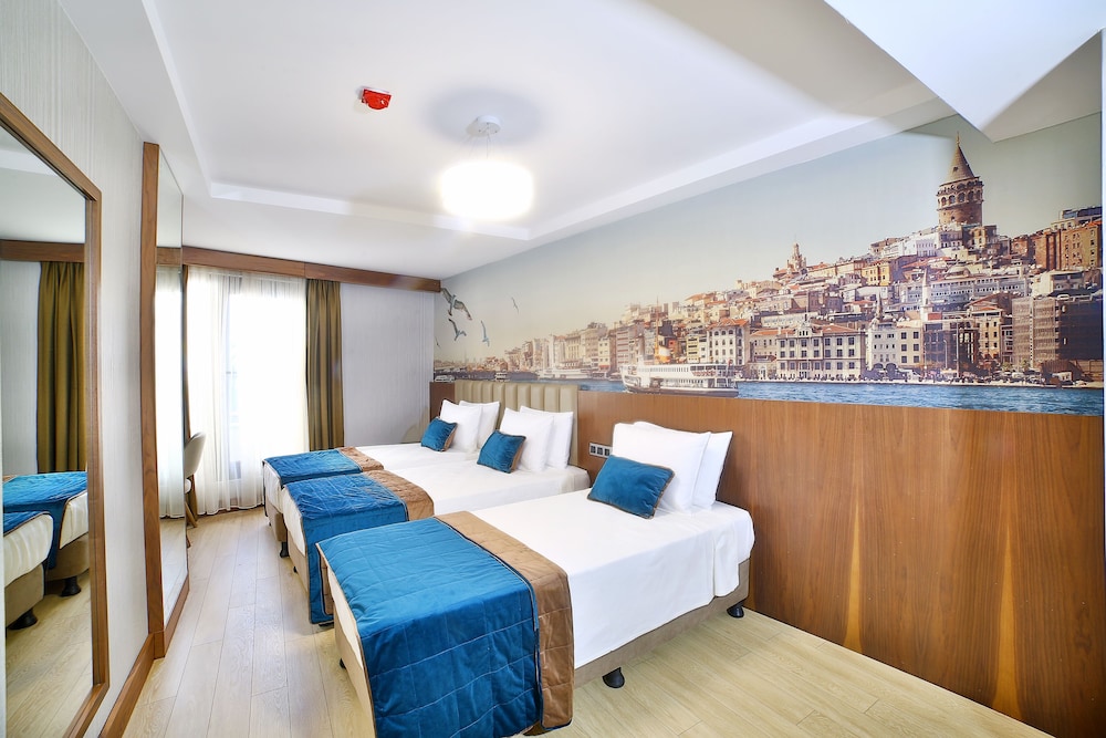 Comfort Triple Room photo 2