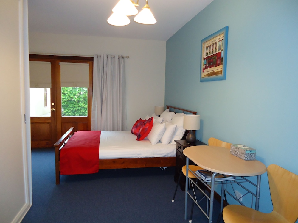Comfort Room (Garden)