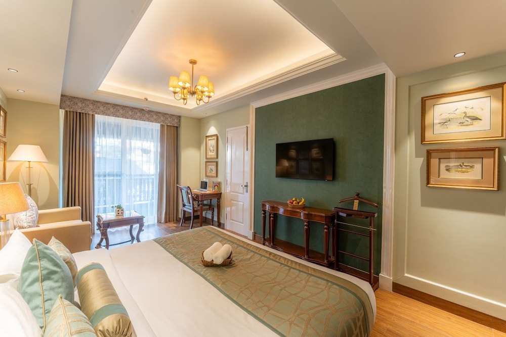 Premium Double Room with balcony And Bathtub B Wing