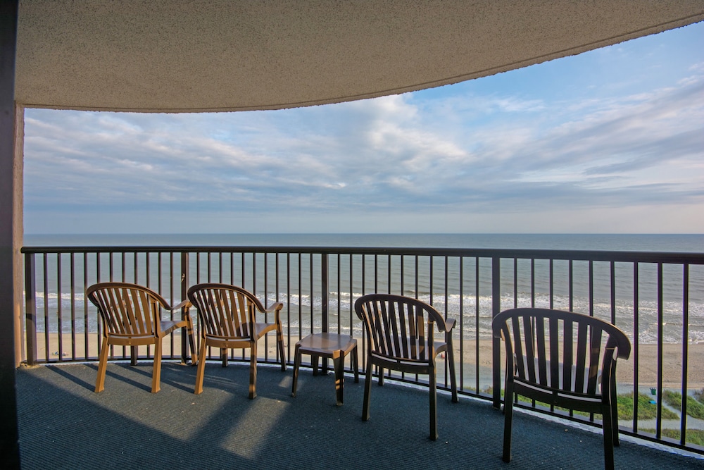 Mariner Oceanfront Three Bedroom Condo - Photo 6