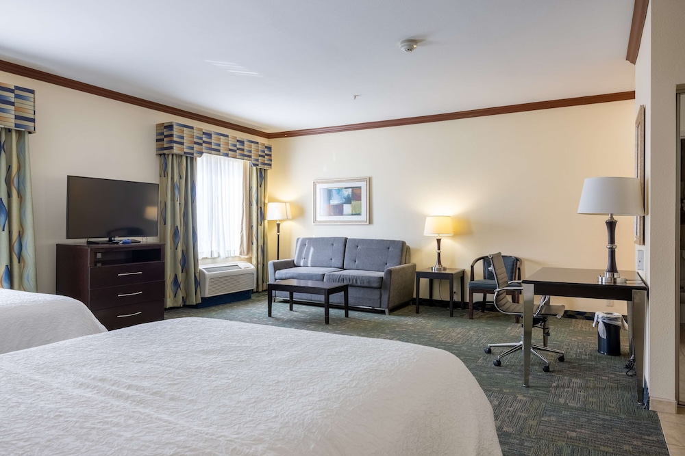 Studio Suite, 2 Queen Beds, Non Smoking - Photo 3