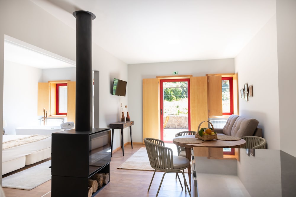 Traditional Suite - Photo 3