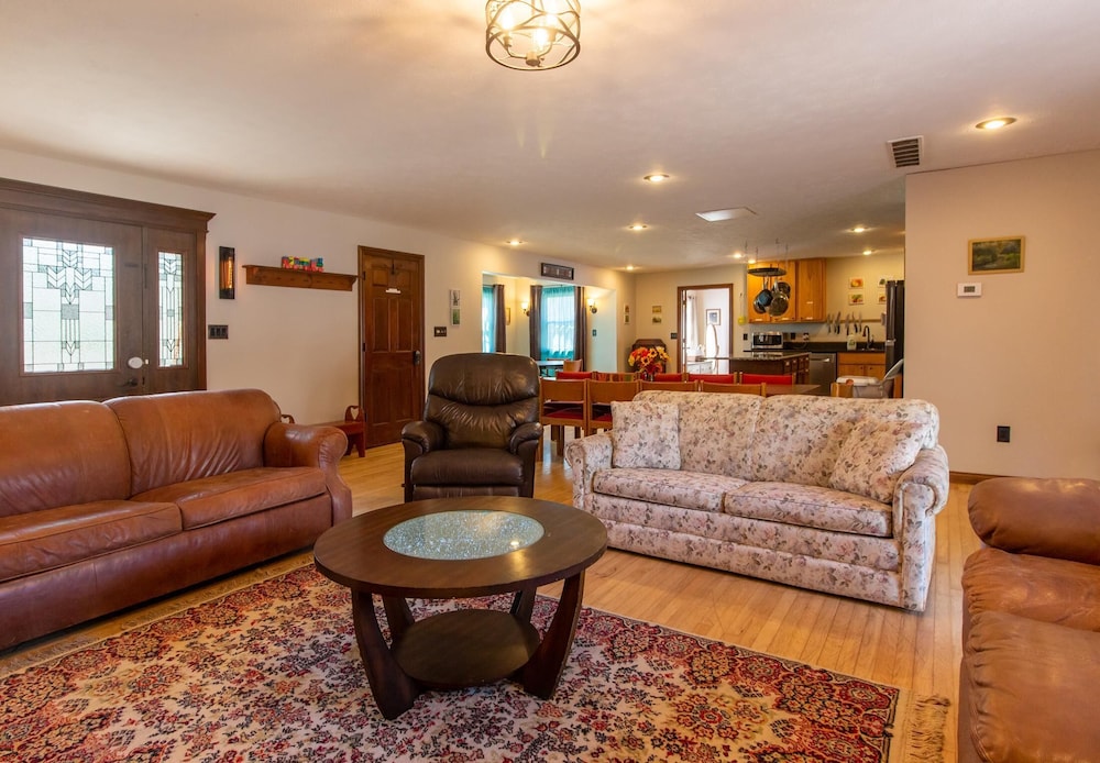 Private Retreat w Pool Hot Tub and Dining Hall, Foto 44