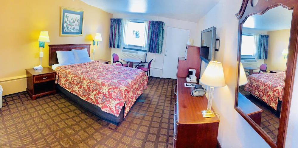 Room, 1 Queen Bed, Smoking photo 2
