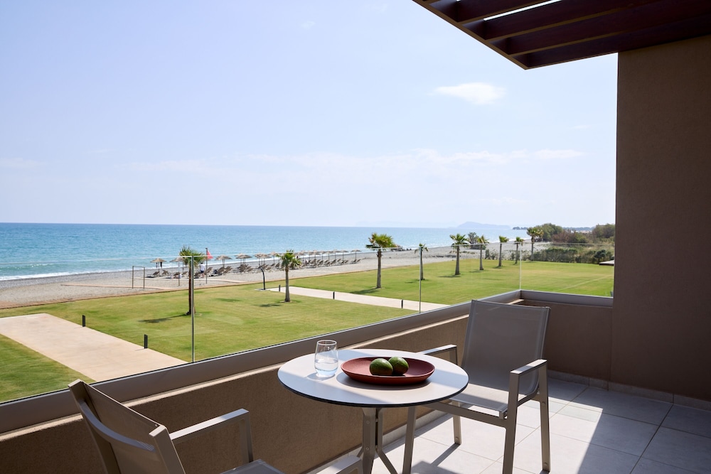 Classic Room, Sea View thumbnail 6