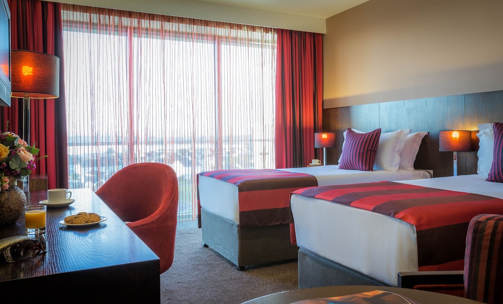 Standard Twin Room, 2 Twin Beds - Photo 1