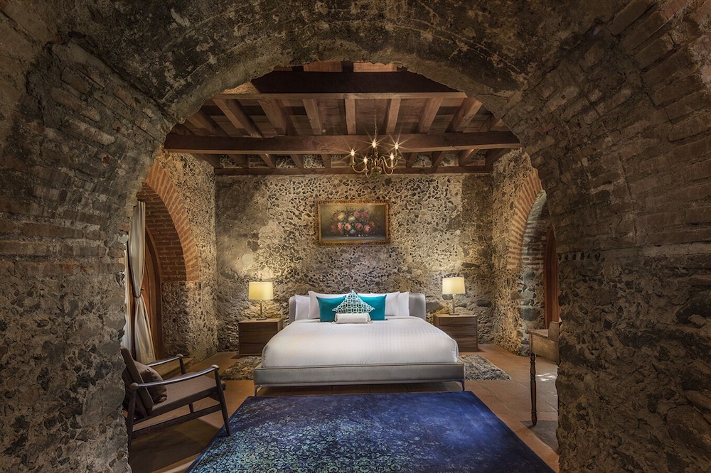 Suite, 1 King Bed