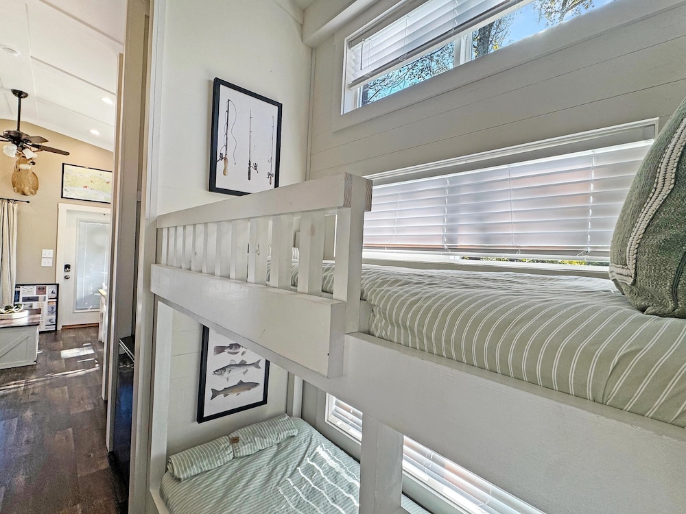 House, Multiple Beds, Patio (105 PGL)