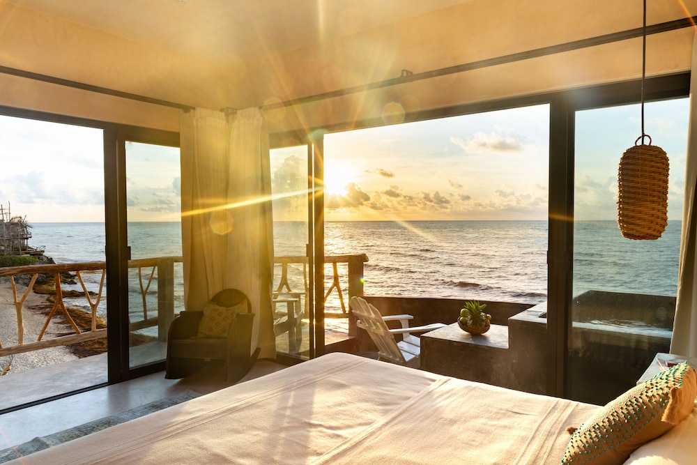 Cielo Master Deluxe Oceanfront king size bed with plunge pool and terrace - Photo 7
