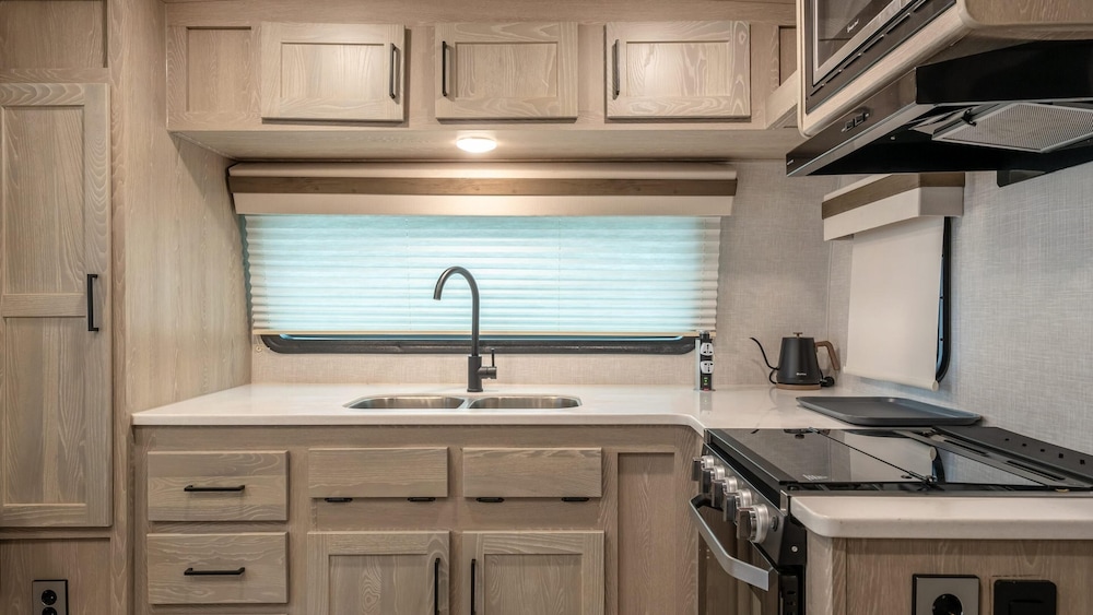 Basic Room, 1 Bedroom (Caravan USA 12 (BBQ,Pet-Friedly)) - Photo 16