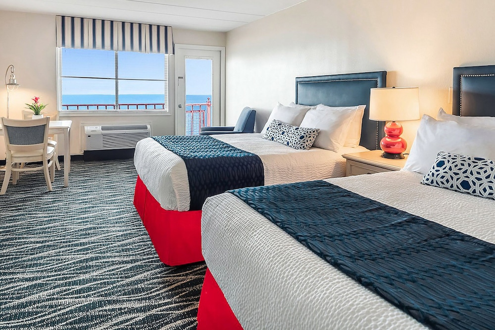 Studio Suite, 2 Queen Beds, Oceanfront