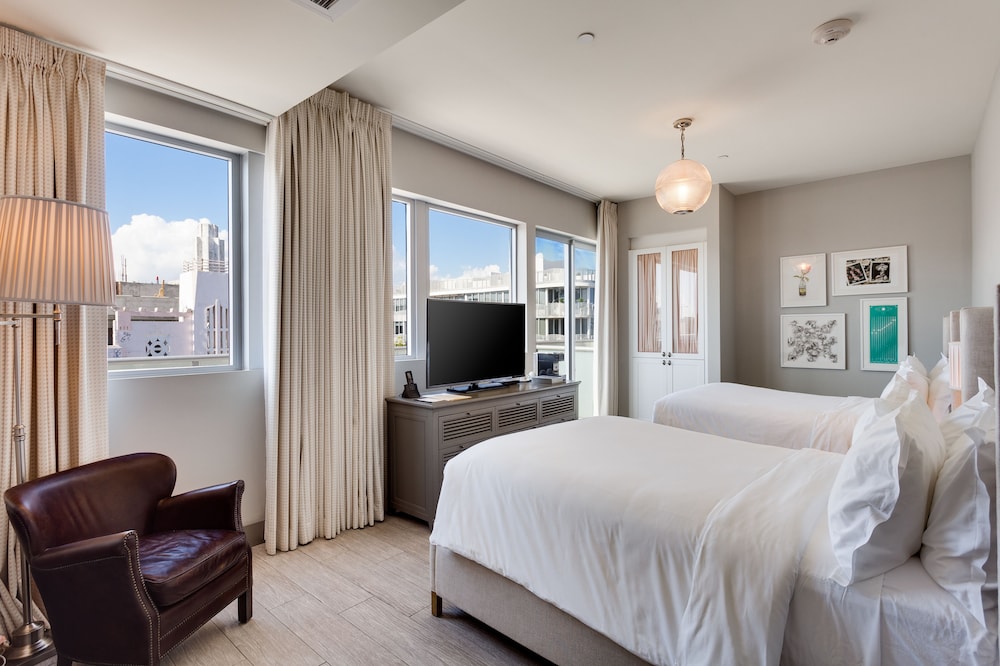 Classic Room, 2 Double Beds, Terrace, City View