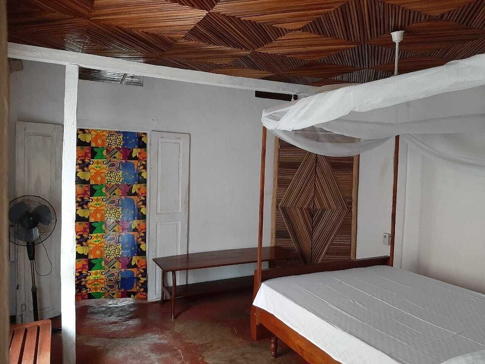 Basic Double Room Single Use, 1 Large Twin Bed, Ocean View photo 3
